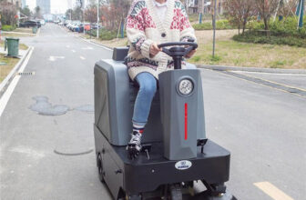 Xe quét rác ngồi lái