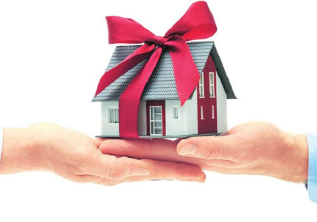 chi tiet thu tuc bo me cho tang nha dat co phai nop thue khong 06 15 53 566