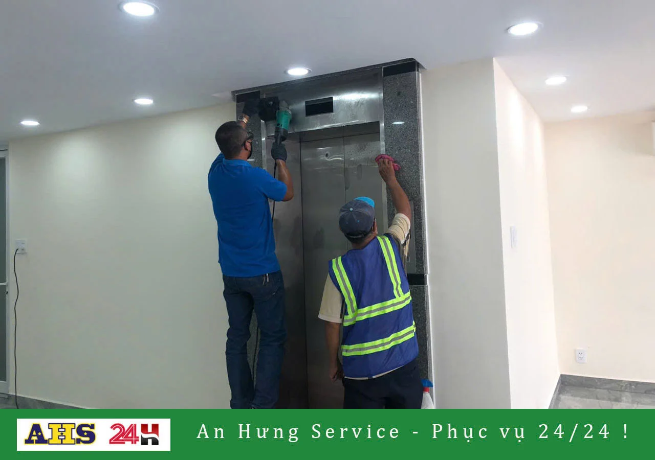 đánh bóng thang máy