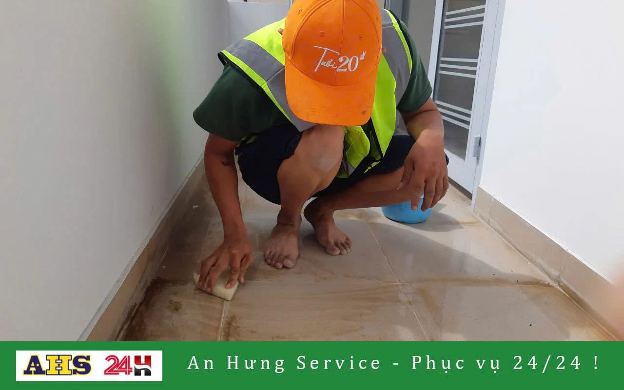 tẩy vết ố trên sàn nhà