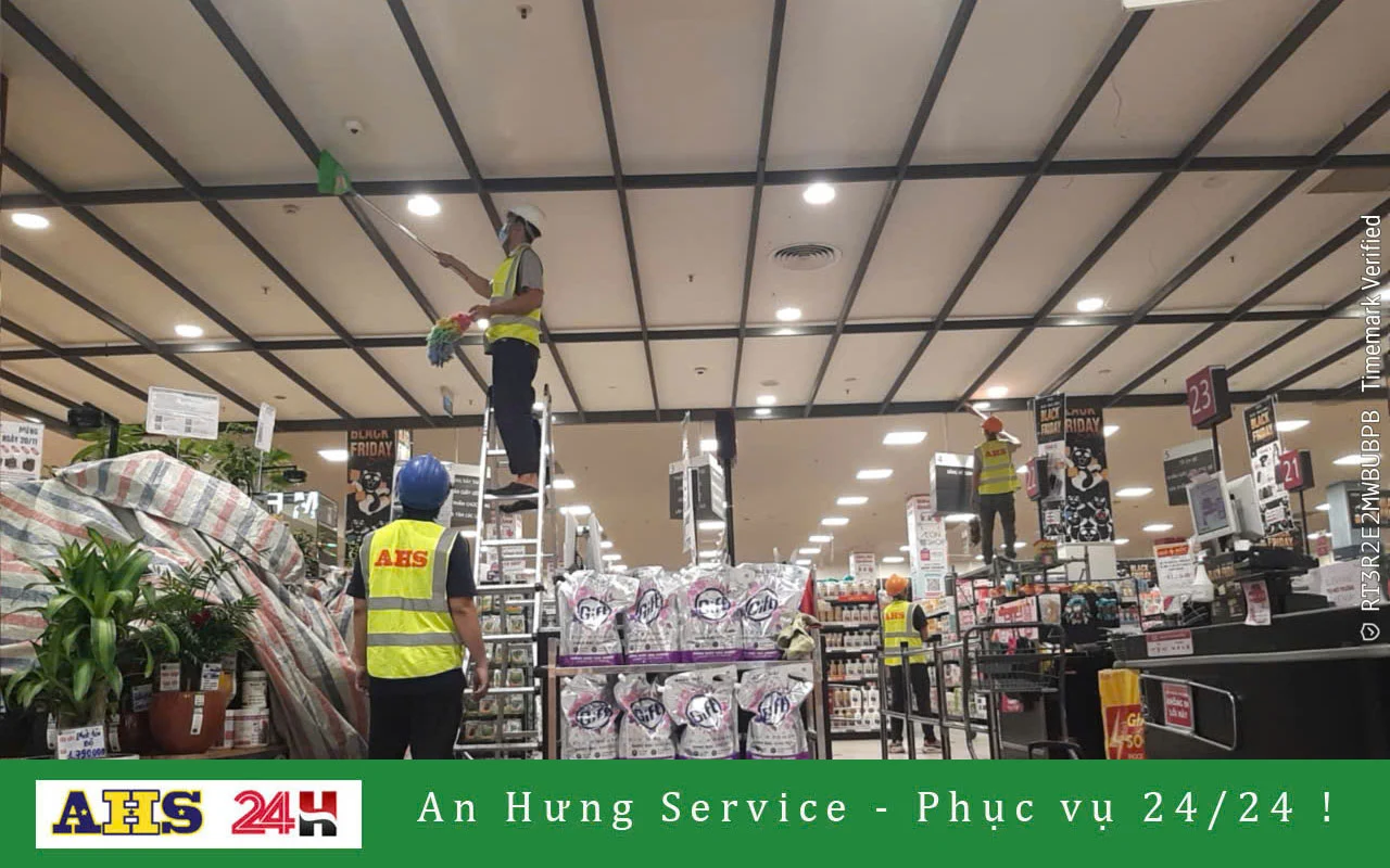 quét mạng nhện siêu thị