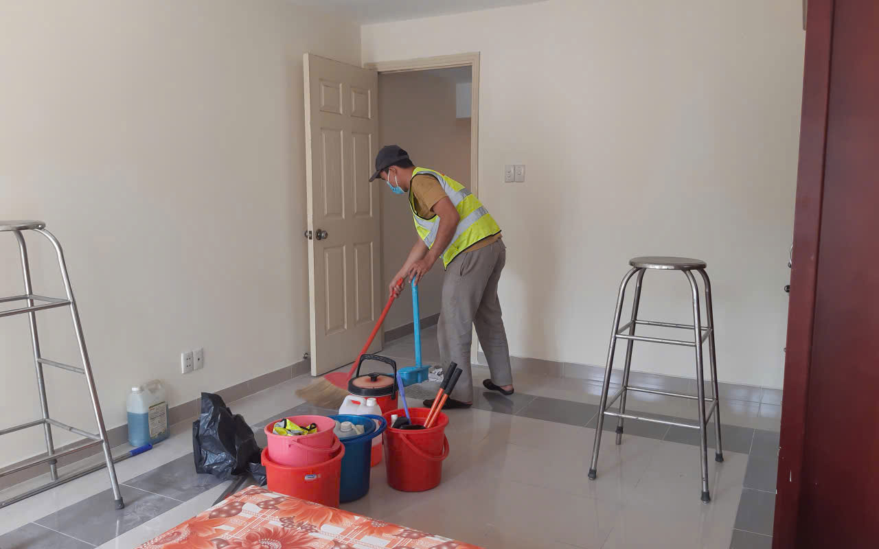 Quét và thu gom rác