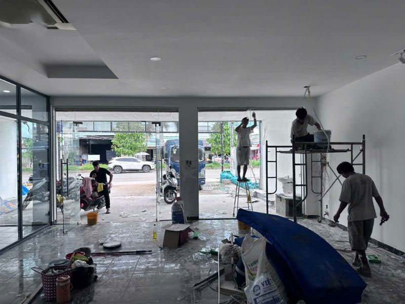 Cải tạo và sơn lại mặt tiền công trình