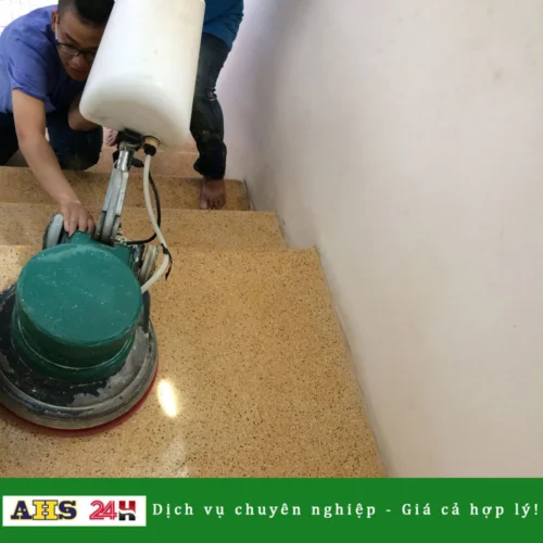 Đánh bóng cầu thang