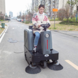 Giảm giá 75% cho xe quét rác ngồi lái